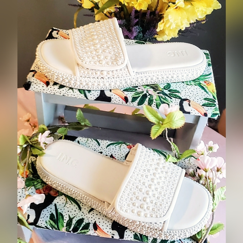 Womens Pearl Embellished Slides Size 8.5
